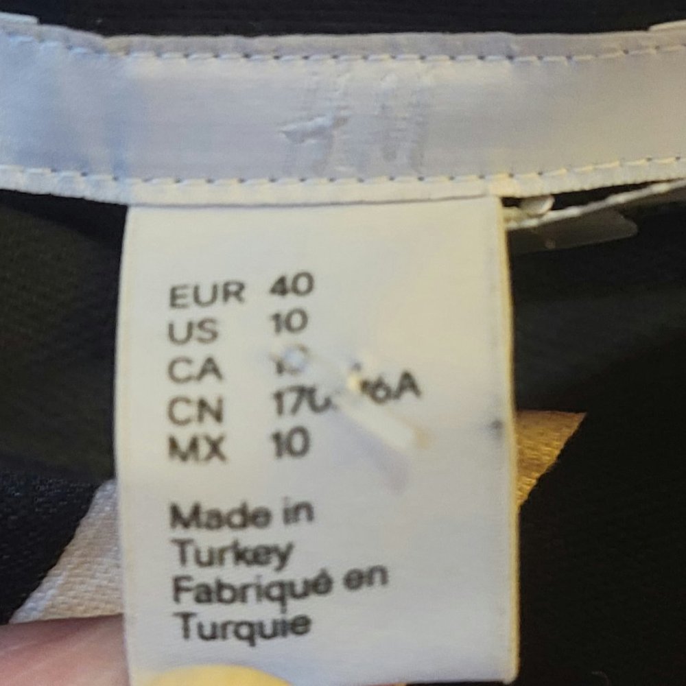 H & M Skirt - Picture 5 of 13